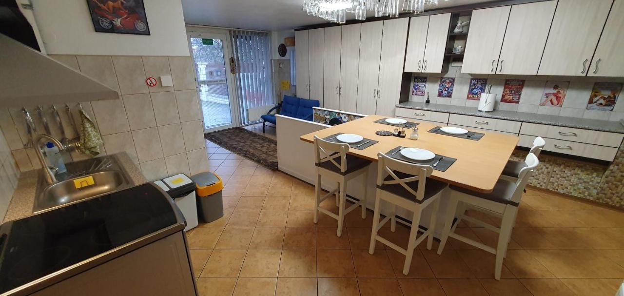 Aparthotel 4 ,, Cosy House Billiard " - Sauna & Parking Kowno Zewnętrze zdjęcie